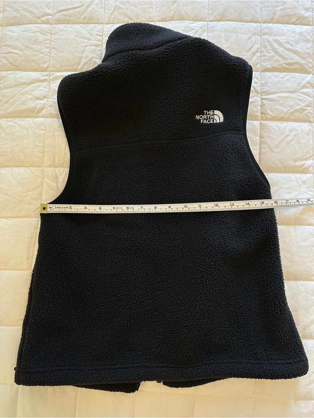 Like New North Face Teddy Vest size XS - Picture 2 of 4